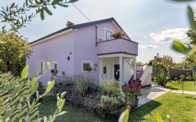 Amazing Home in Vinez With Wifi and 3 Bedrooms