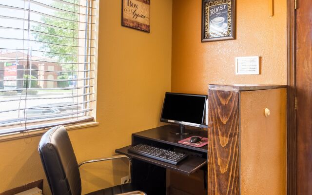 Econo Lodge Inn & Suites Albuquerque East I-40 Eubank Exit