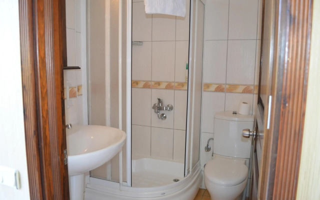 Cunda Hotel Ezer