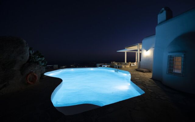 Mykonos Teatro Suites and Villa