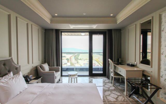 Golden Tulip Ever Yongin Hotel