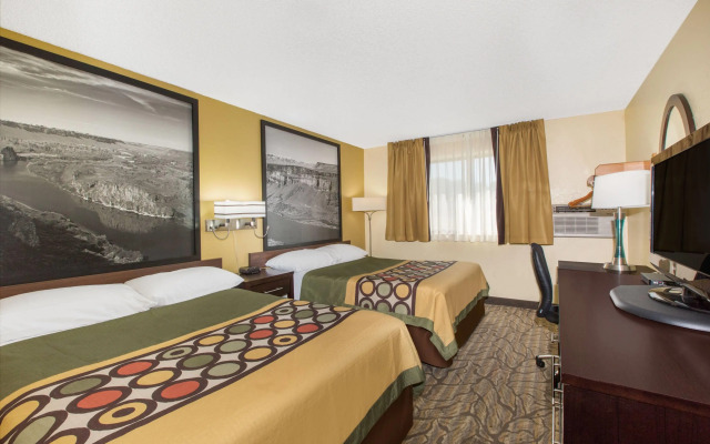 Super 8 by Wyndham Nampa