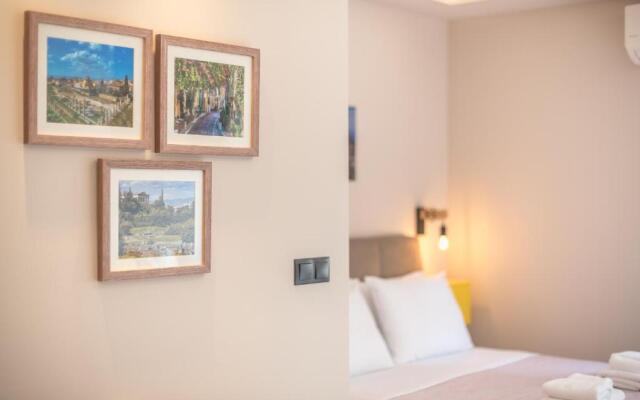 ✰Bright, renovated, spacious and cosy studio✰
