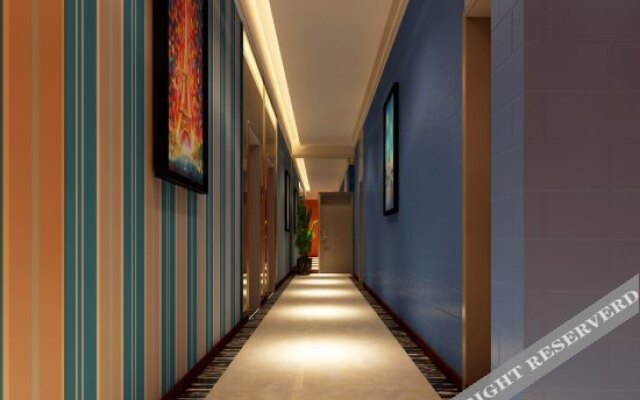 The Night of Paris Holiday Hotel