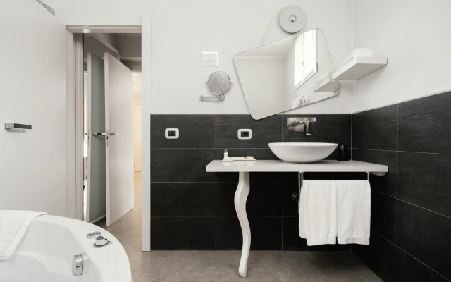 Montenapoleone Suites