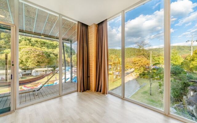 Gapyeong Saeyeon Caravan - Glamping