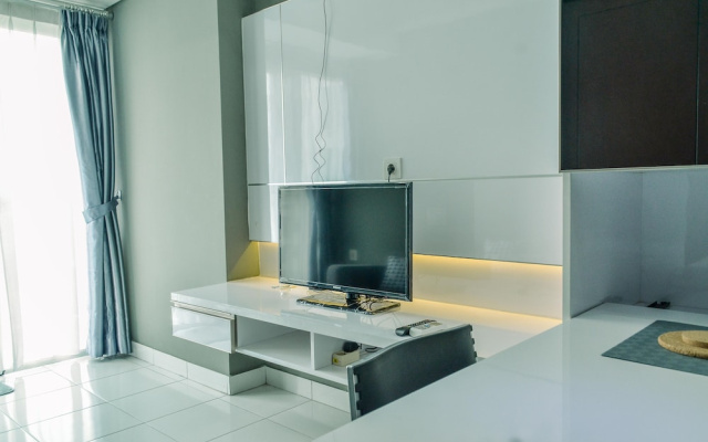 Homey and Comfy 1BR at Casa de Parco Apartment
