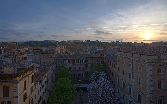 Navona Queen Rooftop
