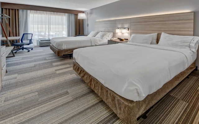 Holiday Inn Express & Suites London by IHG