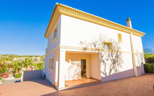Abahana Villas La Marina
