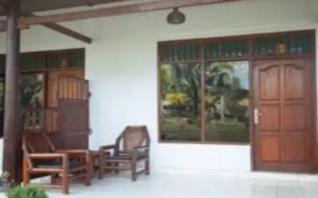 Segara Bukit Seaside Cottages