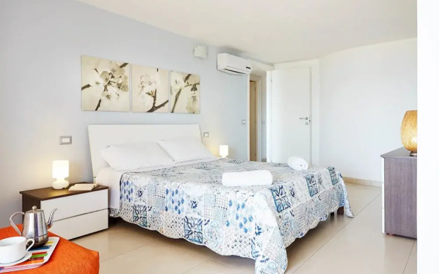 Aura CaseSicule, only for Sea View Lovers, Modern Style Apartment in City Center, Wi-Fi