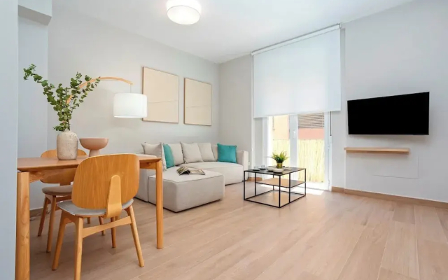 Nice apt With Terrace in Malaga Trinidad Grund B