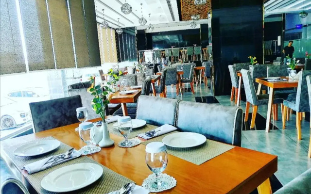 Parkside Plaza Hotel - Muscat