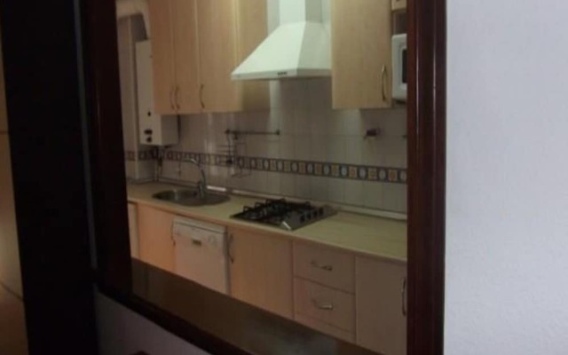 Apartment 2 Bedrooms With Pool 103424