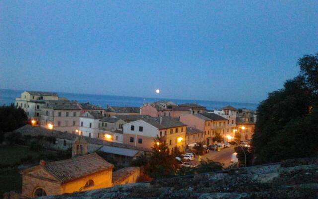 Appartamento con terrazza sul mare