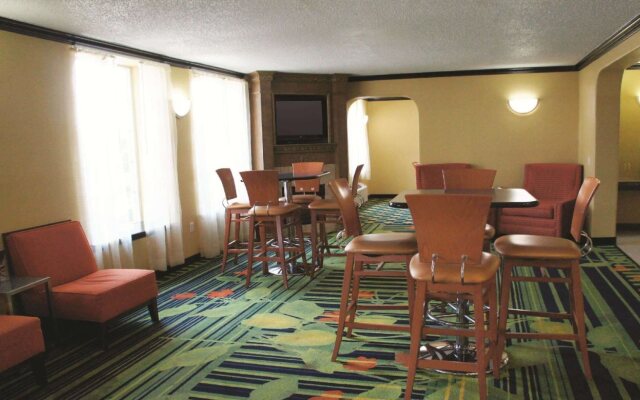 La Quinta Inn & Suites Tulsa Central