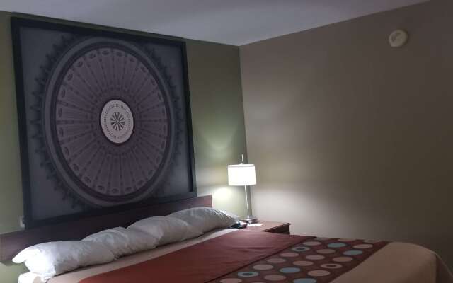 Super 8 by Wyndham Bellefontaine