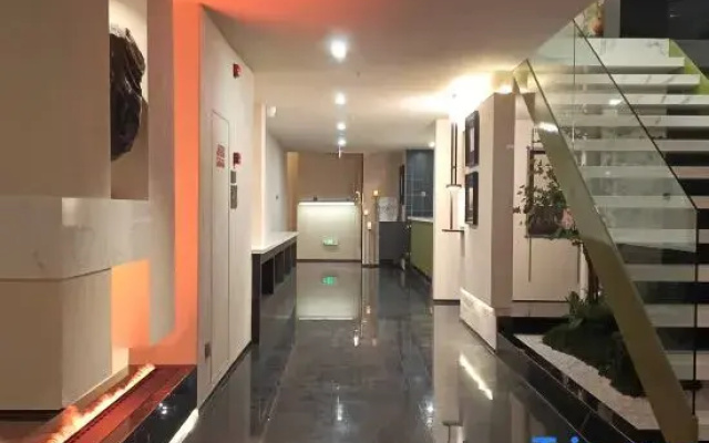 Tongqi Lanting Hotel (Fucheng District Yuewang Tower)