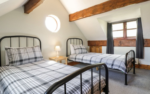 Cyffdy Cottage - Aran