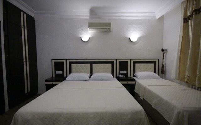 Grand De-liban Hotel