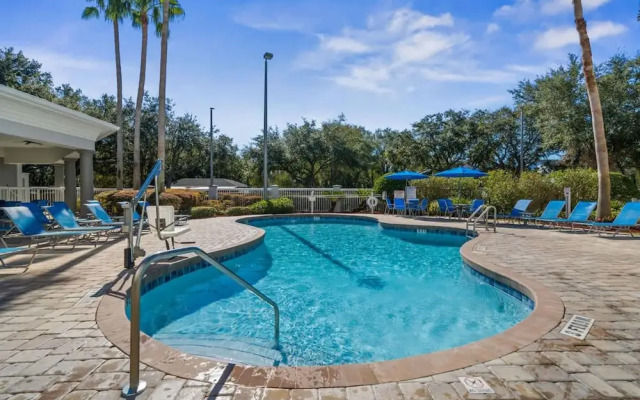 1BR Free Shuttle to Disney Parks