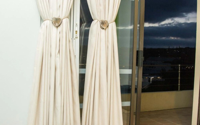 Sea View Holiday Flat - 16 La Luce Margate