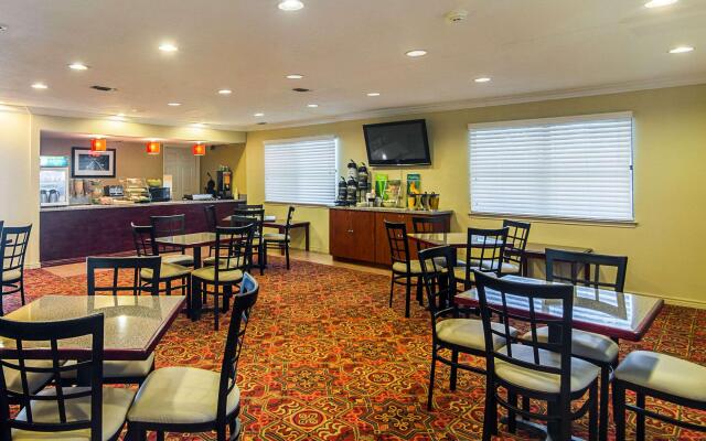 Quality Inn & Suites Garland - East Dallas