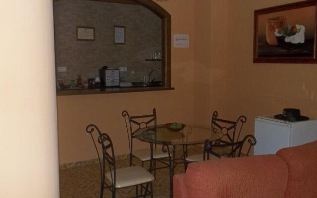 Hostal Monteolivos