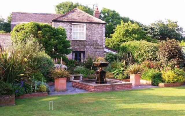 Woodlands Country House