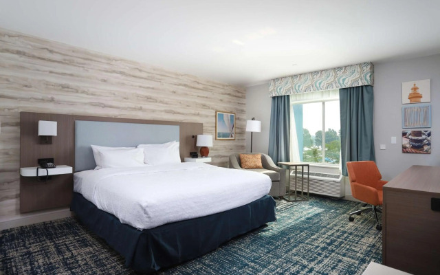 Hampton Inn & Suites Manistee Waterfront