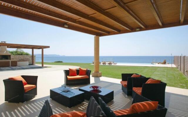 Kiotari Beach Villas - Luxury Retreat