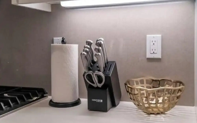 Private Room With Shared Bathroom