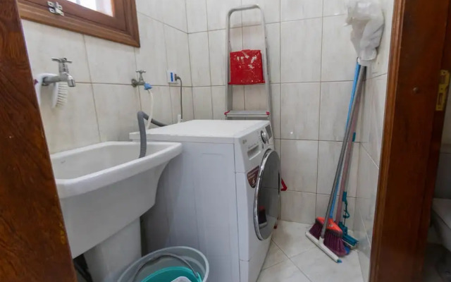 Casa em Condom nio com Piscina Wi-fi e Garagem