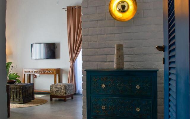 The Sierra - By The Lake