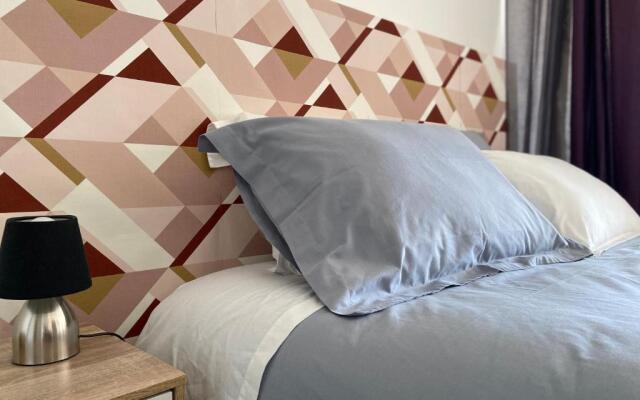 Grand studio confortable et spacieux avec terrasse