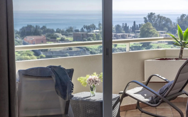 LL- Cozy apartment just next to the beach