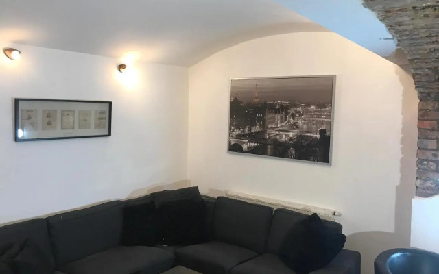 Big Homebase with Billardtable