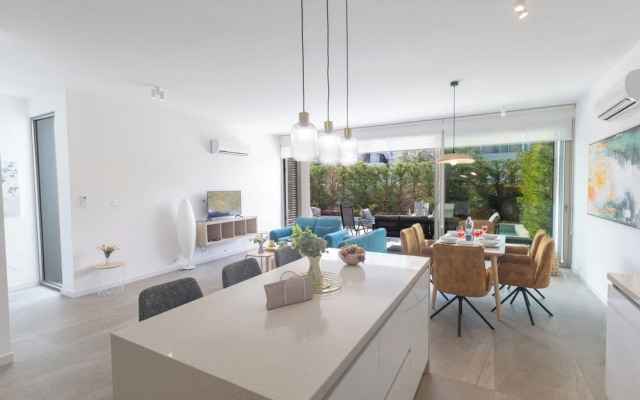 Protaras Azure Villa Azv15