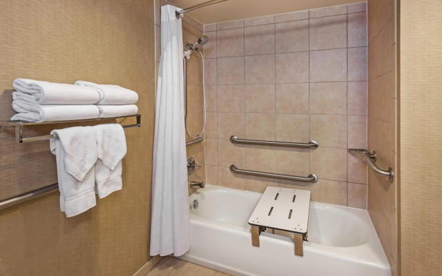 Holiday Inn Springdale/Fayetteville Area by IHG