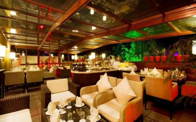 Hotel The Fern Residency