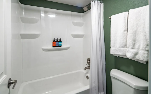 WanderJaunt - Camelback East Apts