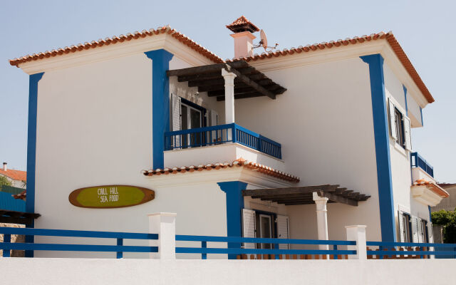 Ericeira Chill Hill Hostel & Private Rooms - Sea Food