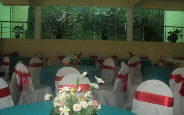 Rundeepa Hotel