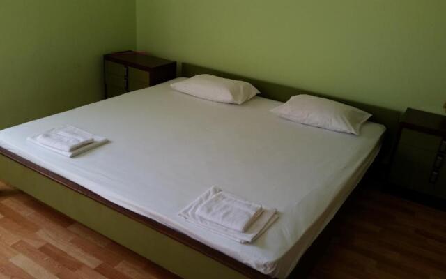 Apartments and Rooms Mirjana
