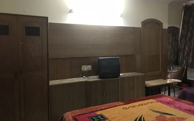 Hotel Jyoti Deluxe