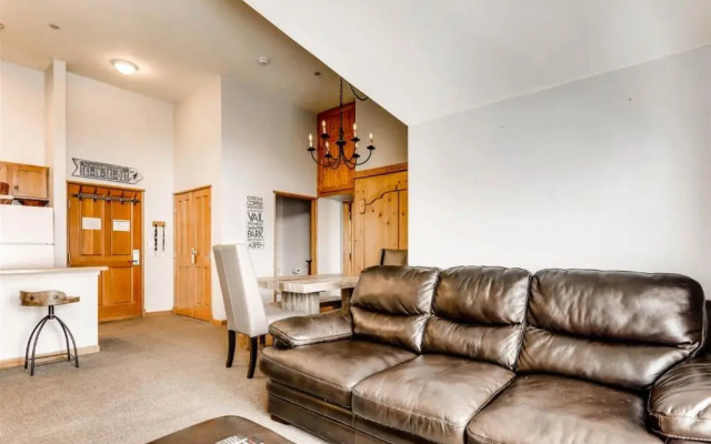 1 Bedroom Plus Murphy Mountain Condo in River Run Village With Mountain Views and Walking Distance to Ski Slopes