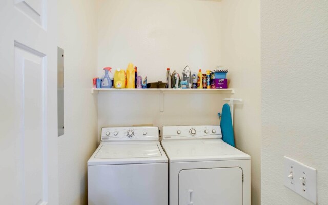 12 Mi to Old Town: Condo w/ Pool & Balcony!