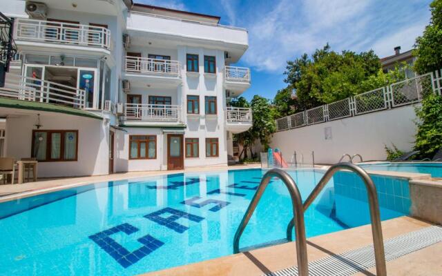 Castello Hotel & Aparts