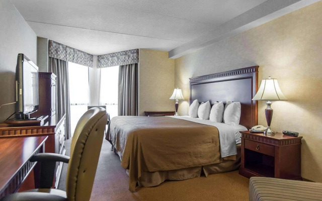 Quality Inn & Suites Bay Front